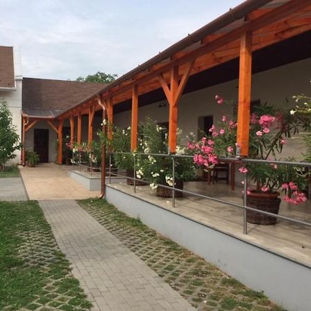 マトラフューレッド Cicaskacus Vendeghaz Bed & Breakfast エクステリア 写真